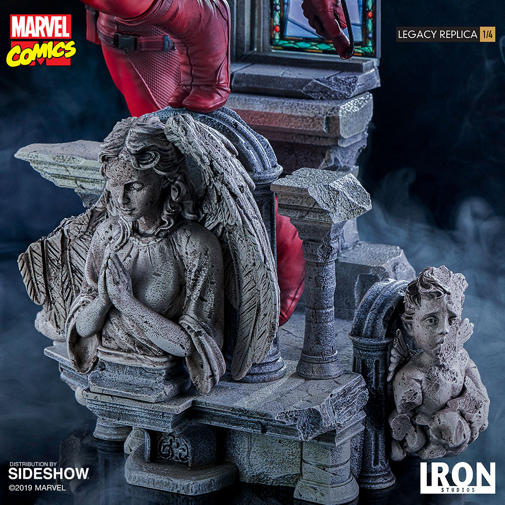 https://www.sideshow.com/storage/product-images/904959/daredevil_marvel_gallery_5d54366cf01cb.jpg