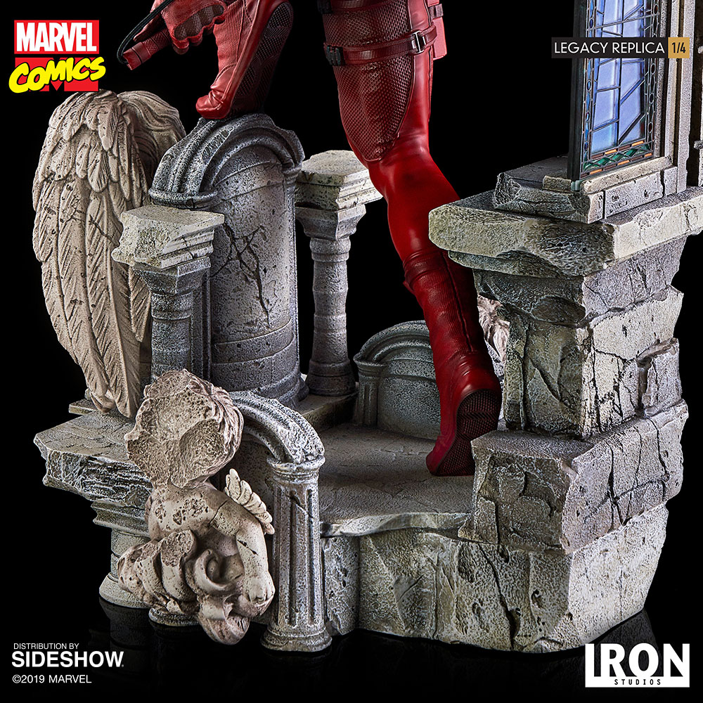 https://www.sideshow.com/storage/product-images/904959/daredevil_marvel_gallery_5d54366f34af8.jpg