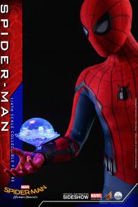Gallery Image of Spider-Man Quarter Scale Figure