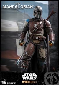 Gallery Image of The Mandalorian Sixth Scale Figure