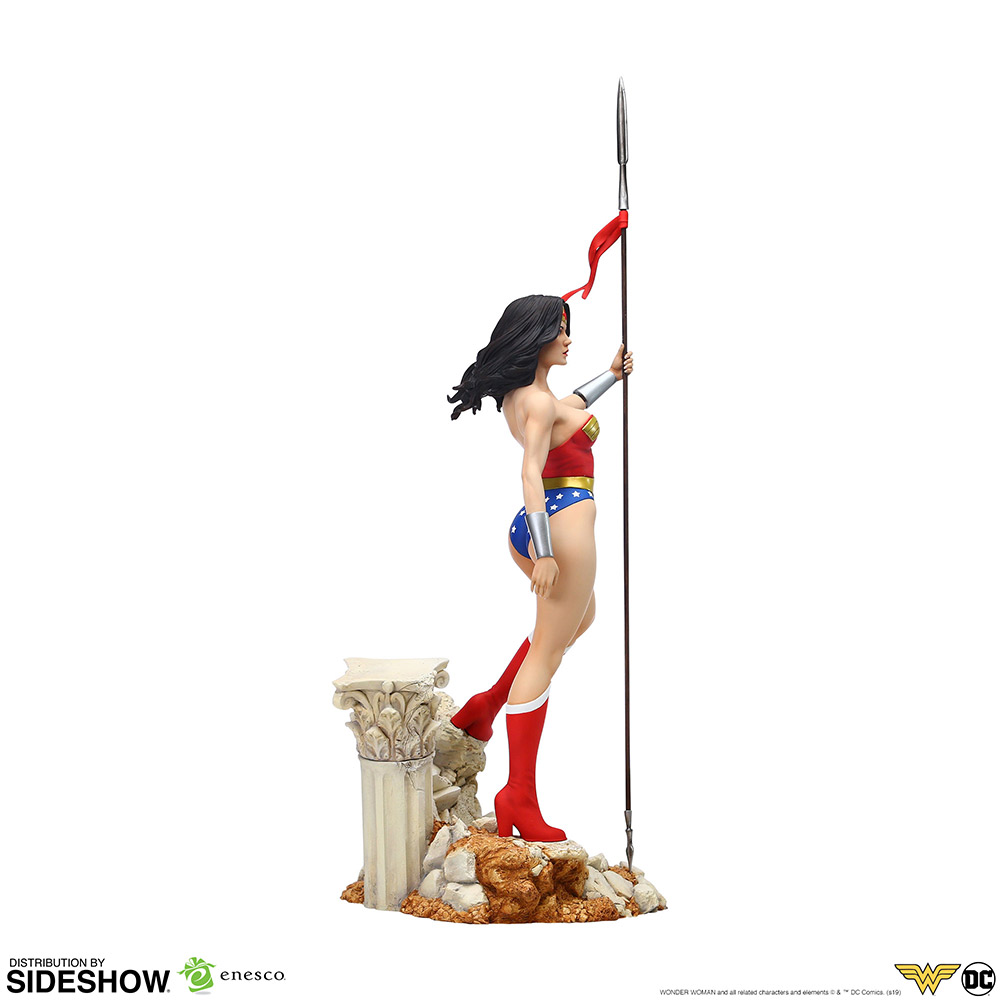 Wonder Woman Sixth Scale Statue by Enesco and Grand Jester Studios 