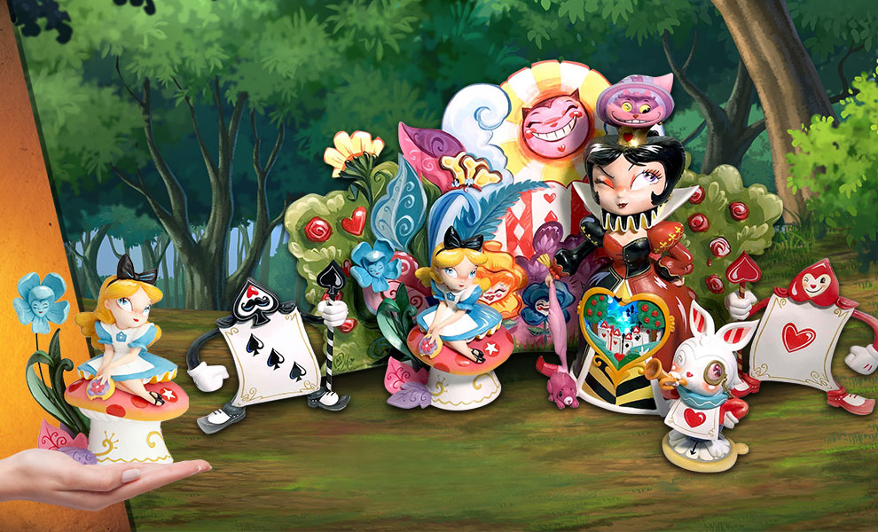 Gallery Feature Image of Alice in Wonderland (Deluxe) Collectible Set - Click to open image gallery