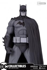 Gallery Image of Batman (Version 3) Statue