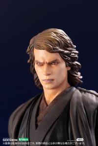 Gallery Image of Anakin Skywalker Statue