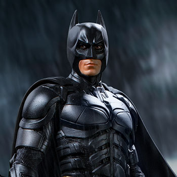 Batman Deluxe DC Comics 1:10 Scale Statue