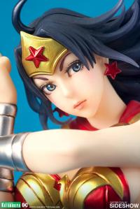 Gallery Image of Armored Wonder Woman Statue