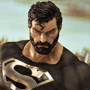Superman (Black Version) DC Comics 1:3 Scale Statue