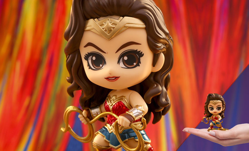 Gallery Feature Image of Wonder Woman Collectible Figure - Click to open image gallery