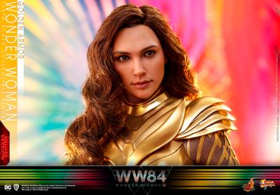 Golden Armor Wonder Woman (Deluxe)- Prototype Shown