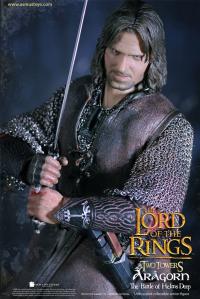 Gallery Image of Aragorn at Helm's Deep Sixth Scale Figure