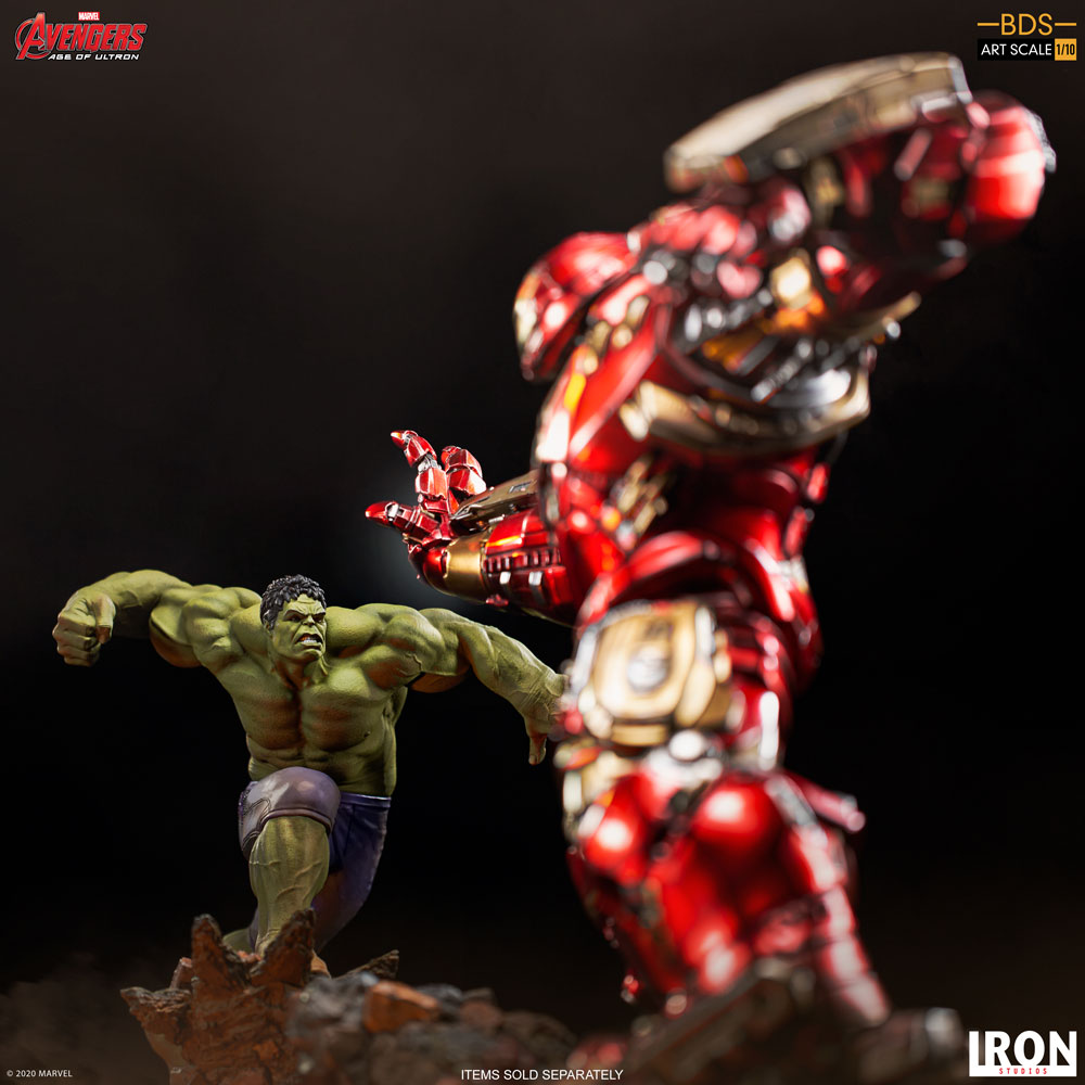 statue hulkbuster
