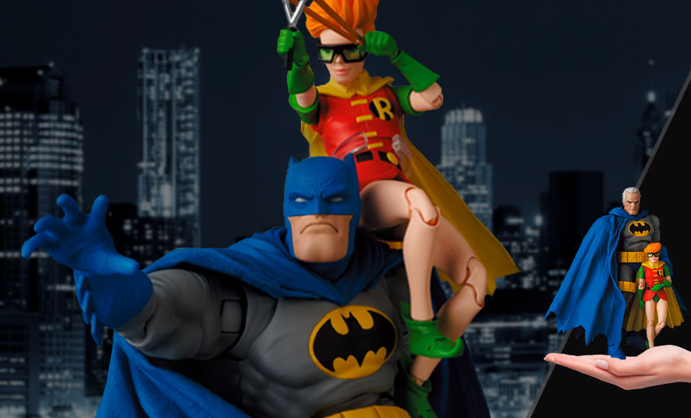 Gallery Feature Image of Batman Blue Version & Robin Collectible Figure - Click to open image gallery
