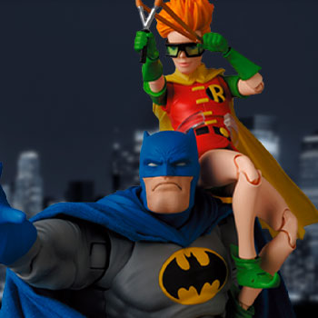 Batman Blue Version & Robin MAFEX figure | Sideshow Collectibles