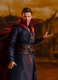 Gallery Image of Doctor Strange (Battle on Titan) Collectible Figure