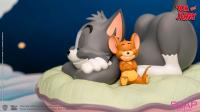 Gallery Image of Tom and Jerry Sweet Dreams Collectible Figure