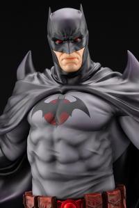 Gallery Image of Batman Thomas Wayne Statue