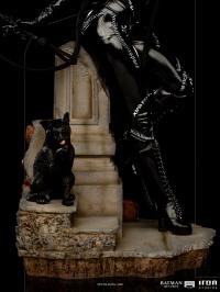 Gallery Image of Catwoman 1:10 Scale Statue