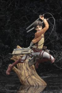 Gallery Image of Eren Yeager (Renewal Package Variant) Statue