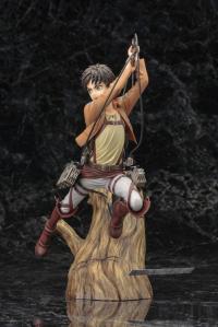 Gallery Image of Eren Yeager (Renewal Package Variant) Statue
