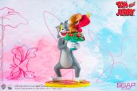 Gallery Image of Tom and Jerry – Just For You Statue