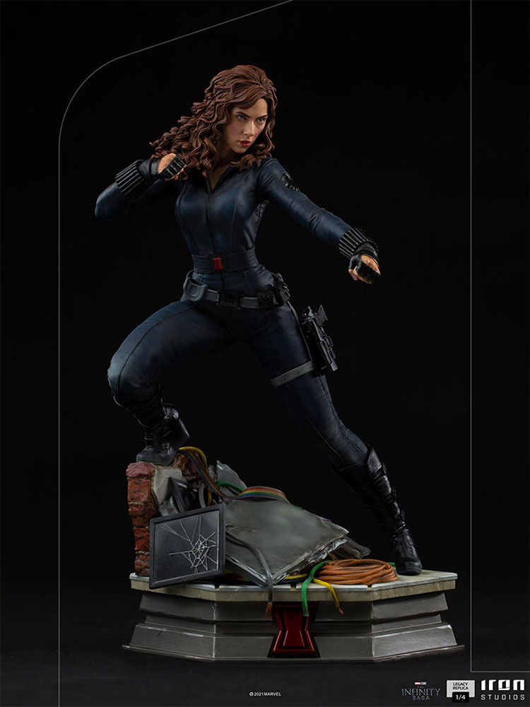 IRON STUDIOS : Black Widow 1/4 Scale Legacy Replica Statue Black-widow_marvel_gallery_60186b6ff0c9f