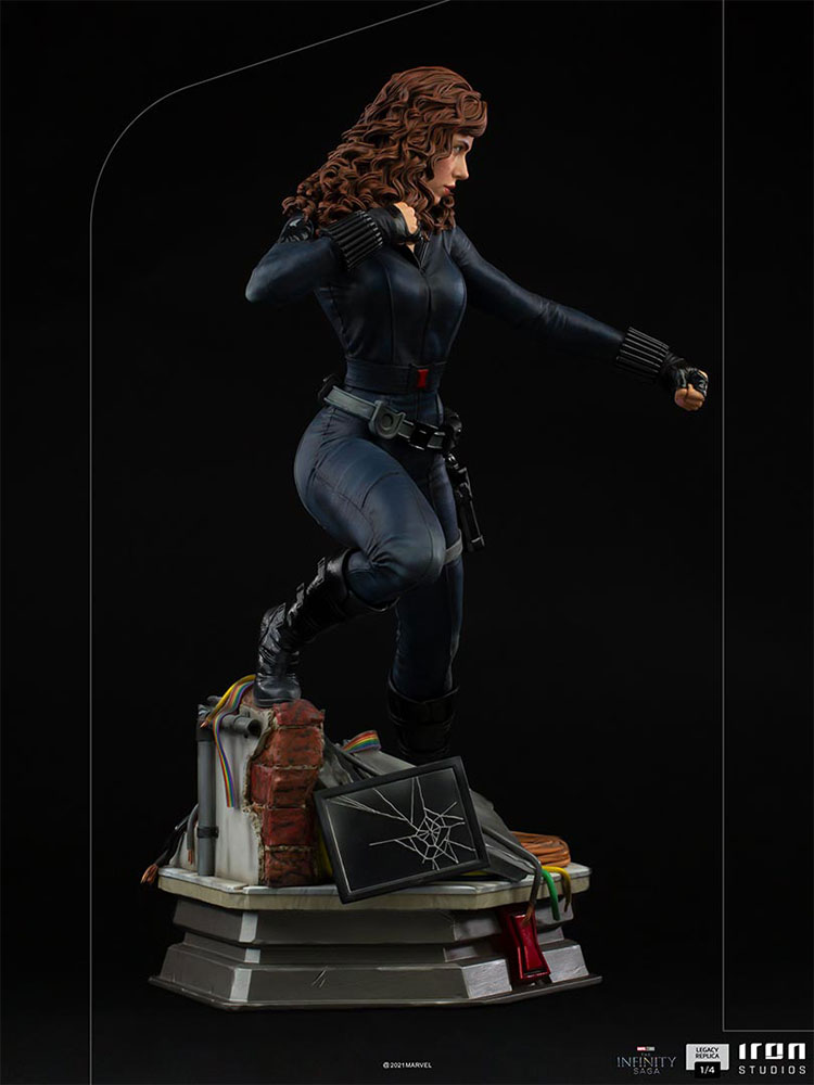 IRON STUDIOS : Black Widow 1/4 Scale Legacy Replica Statue Black-widow_marvel_gallery_60186b70f35fb