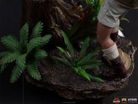 Gallery Image of Clever Girl Deluxe 1:10 Scale Statue