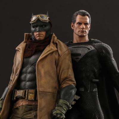 Posing Knightmare Superman & Batman Sixth Scale Set