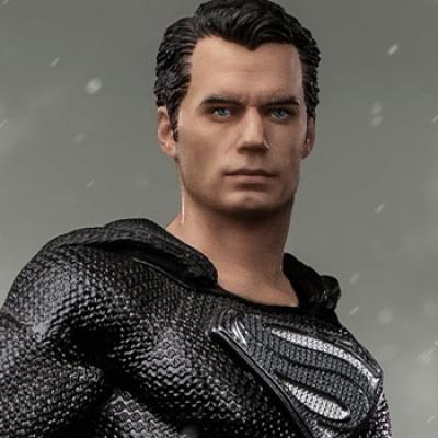 Superman Black Suit (DC Comics) 1:10 Scale Statue by Iron Studios