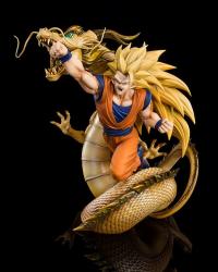 Gallery Image of Super Saiyan 3 Son Goku (Dragon Fist Explosion) Collectible Figure
