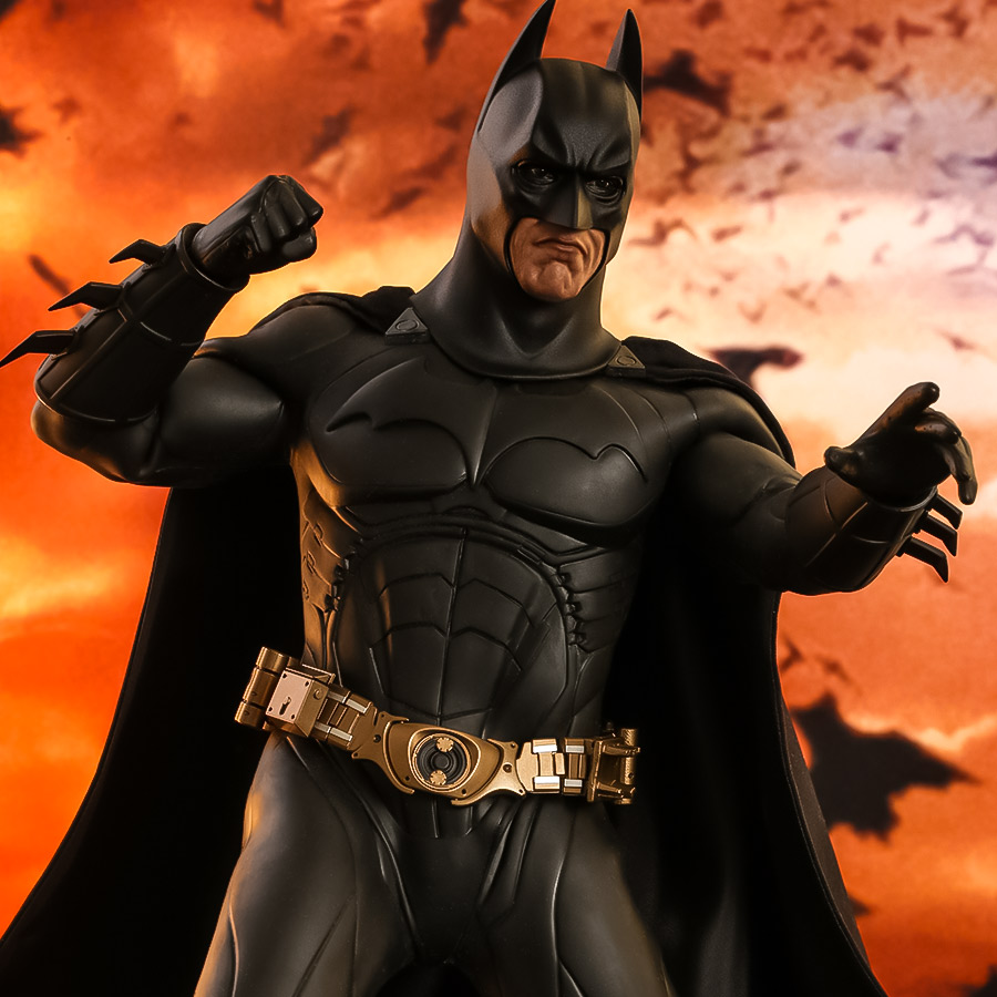 Batman Sixth Scale Collectible Figure by Hot Toys | Sideshow Collectibles