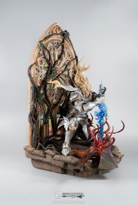 Gallery Image of Soul Embrace Siegfried Deluxe Quarter Scale Statue