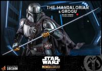 Gallery Image of The Mandalorian™ and Grogu™ (Deluxe Version) Sixth Scale Figure Set