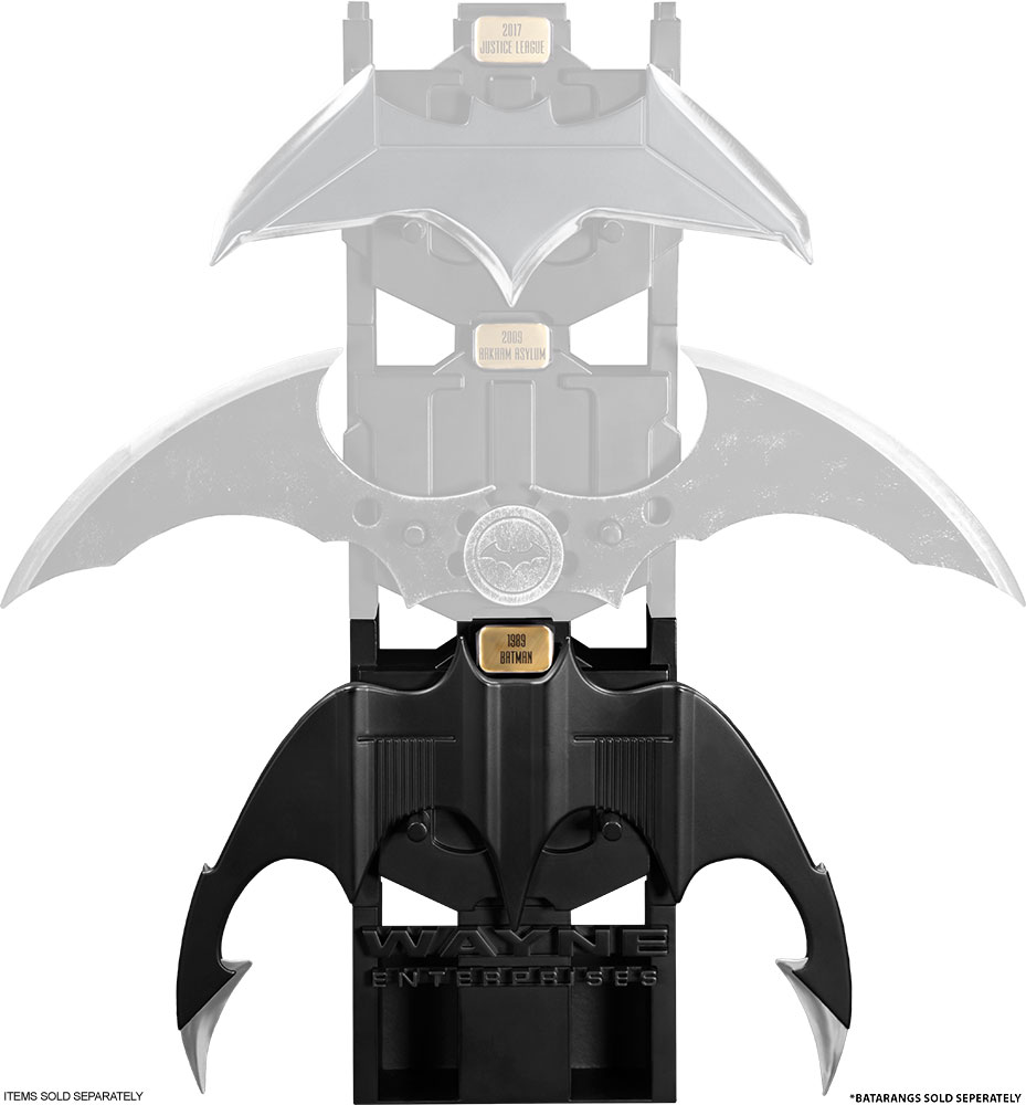batman batarang statue