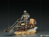 Gallery Image of The Mandalorian on Speederbike Deluxe 1:10 Scale Statue