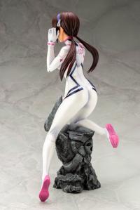 Gallery Image of Mari Makinami Illustrious White Plugsuit Version Statue