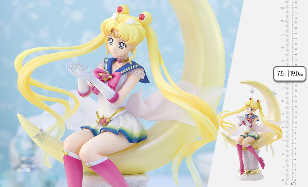 Gallery Feature Image of Super Sailor Moon - Bright Moon & Legendary Silver Crystal Collectible Figure - Click to open image gallery