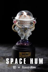 Gallery Image of Space Hum (White) Figurine