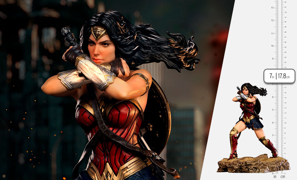 Gallery Feature Image of Wonder Woman 1:10 Scale Statue - Click to open image gallery
