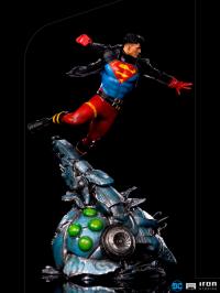 Gallery Image of Superboy 1:10 Scale Statue