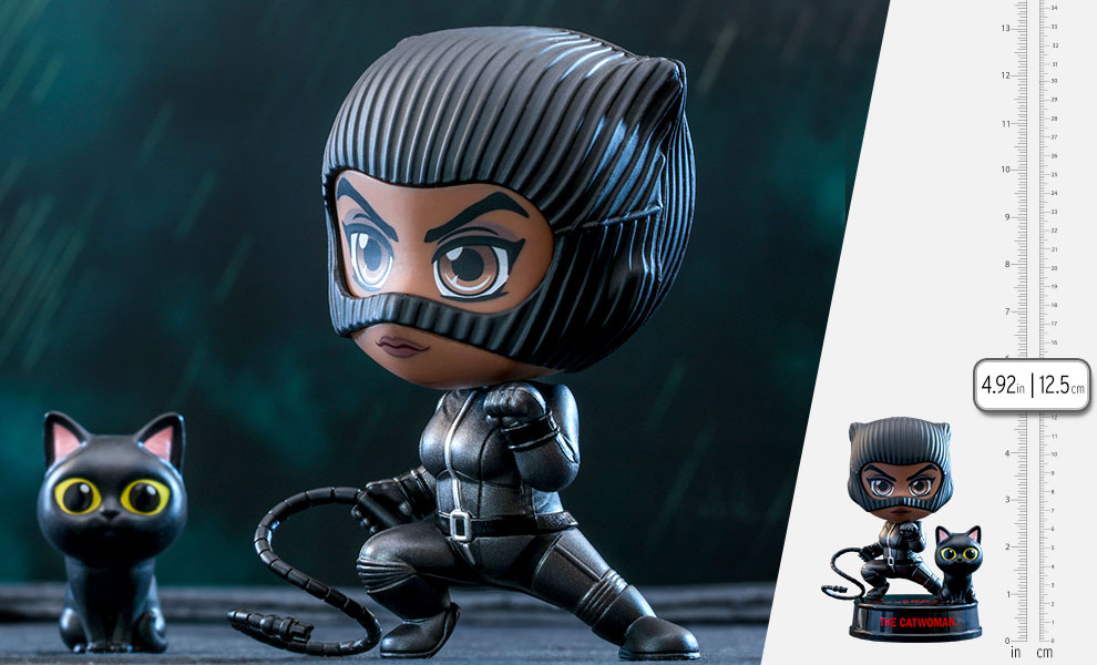 Gallery Feature Image of Catwoman Collectible Figure - Click to open image gallery