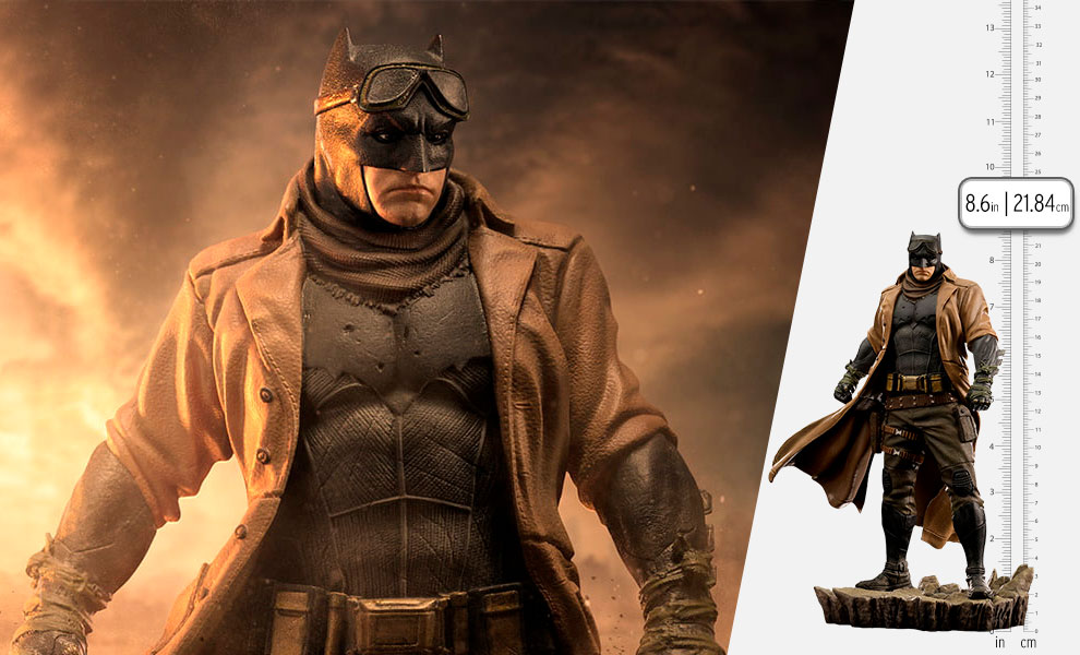 Gallery Feature Image of Knightmare Batman 1:10 Scale Statue - Click to open image gallery