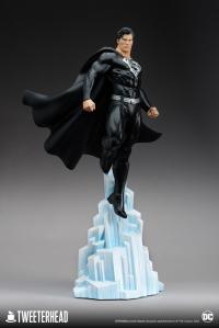 Gallery Image of Superman (Black Suit) Maquette