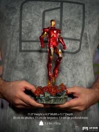 Gallery Image of Iron Man (Battle of NY) 1:10 Scale Statue