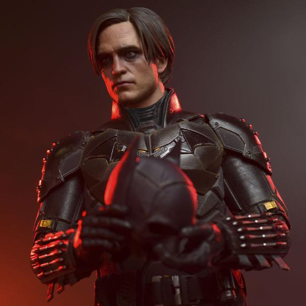 BATMAN (DELUXE VERSION) Sixth Scale Figure by Hot Toys
