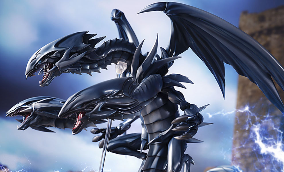 Blue-Eyes Ultimate Dragon Collectible Figure by Amiami X Amakuni | Sideshow