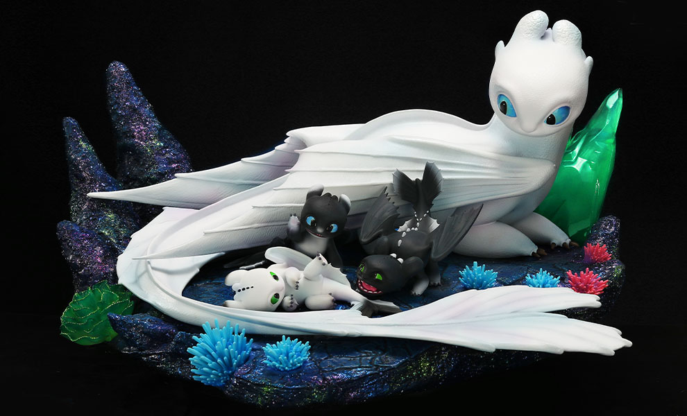 Gallery Feature Image of Light Fury & Night Lights Statue - Click to open image gallery