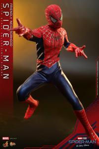 Gallery Image of Friendly Neighborhood Spider-Man Sixth Scale Figure