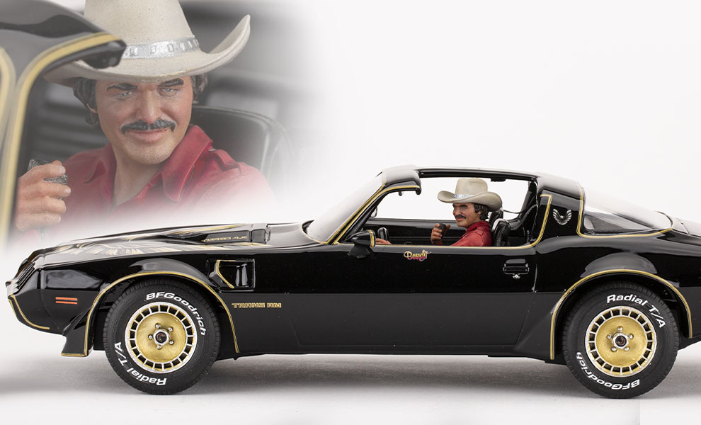 Gallery Feature Image of Burt Reynolds on Pontiac Firebird Trans Am 1980 Statue - Click to open image gallery