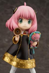 Gallery Image of Anya Forger Figure